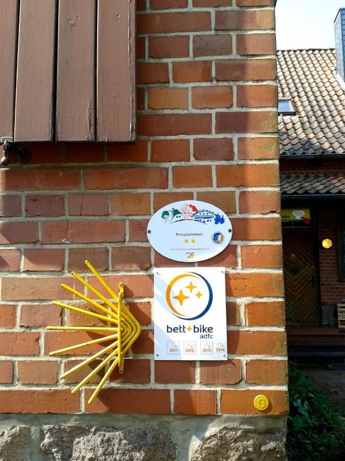 Privatzimmer Alte Schule Hotel Suderburg Exterior photo
